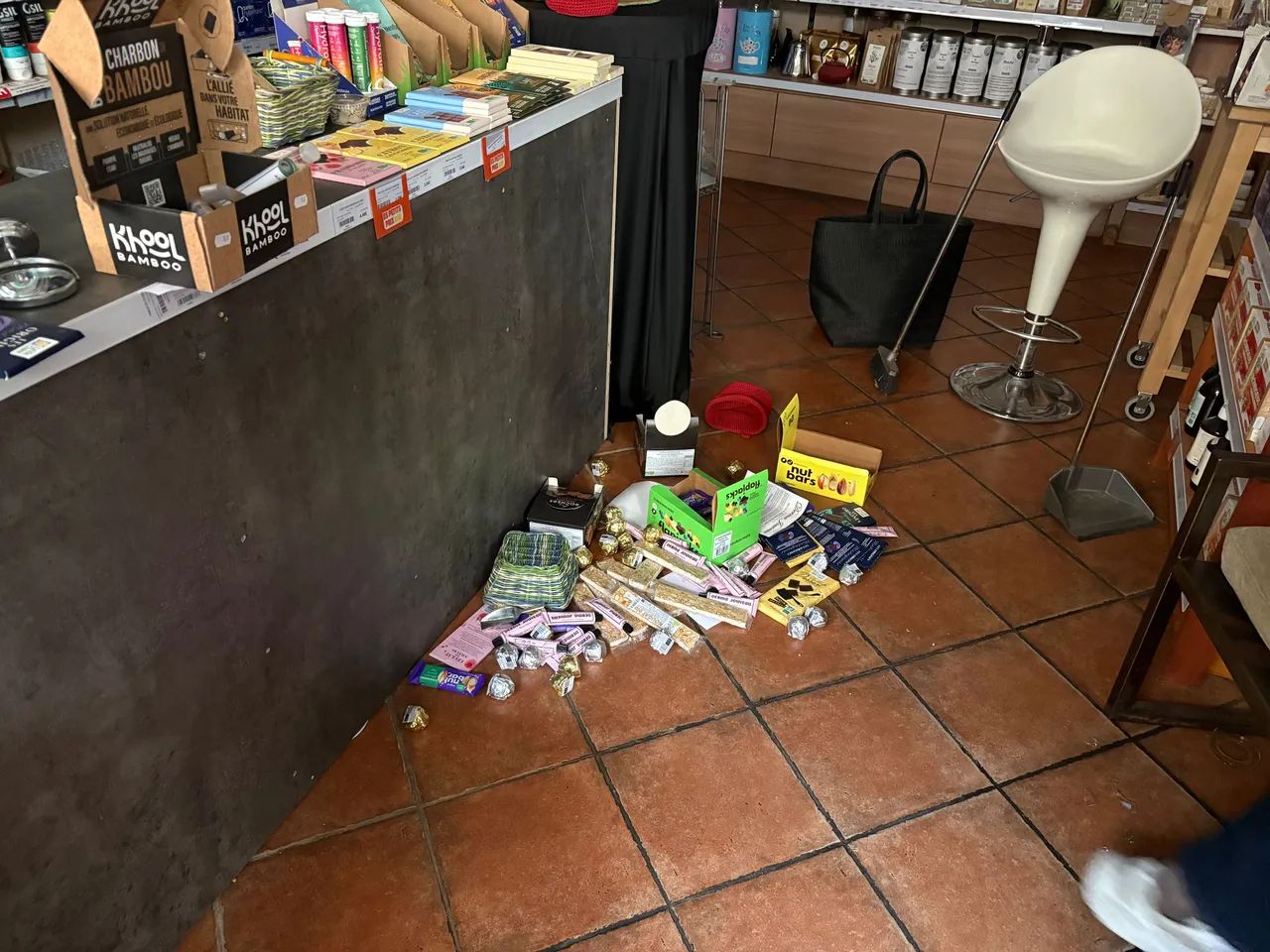 La boutique rennaise après le pillage